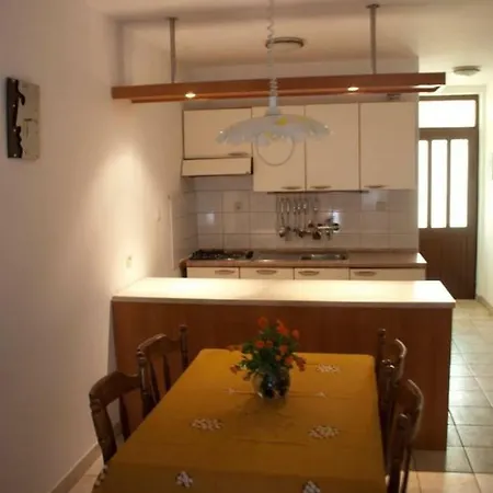 Maslinski Dvori Apartment *