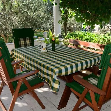 Maslinski Dvori Apartment Silba